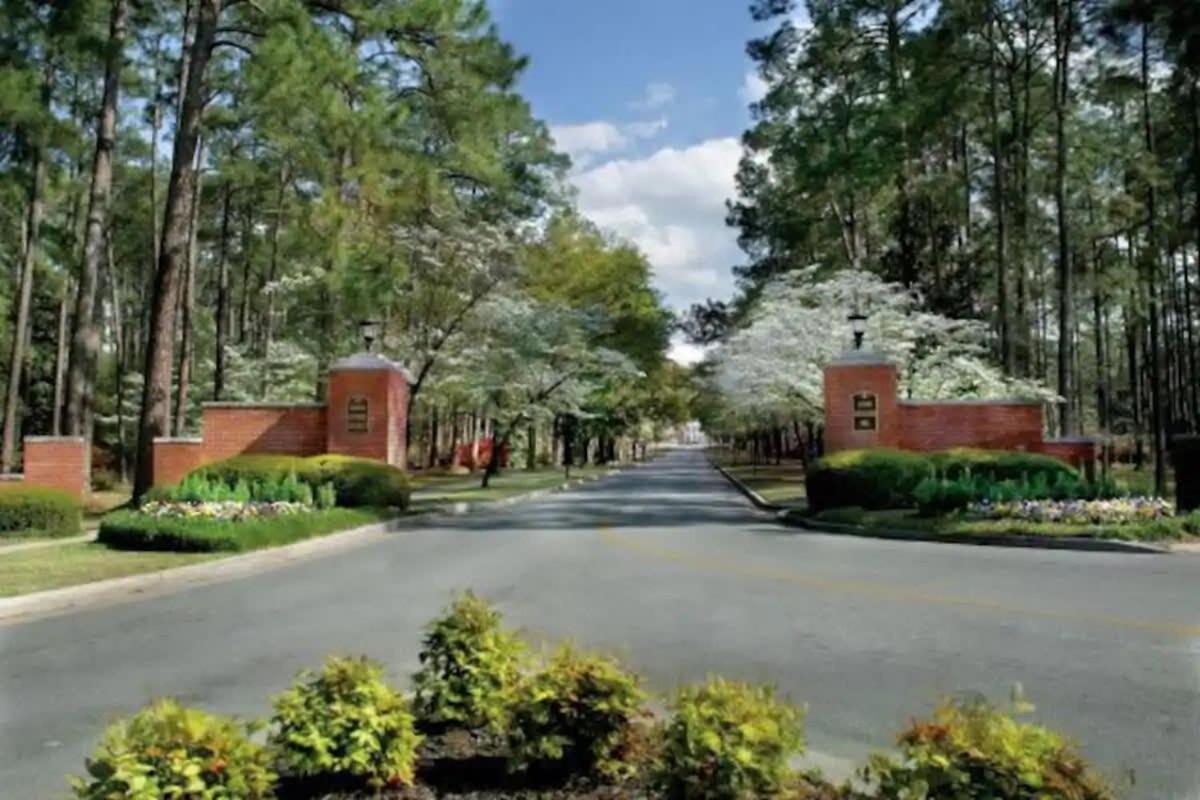 Amazing Cottage - Located On Blue Mile - Close To Gsu! Statesboro Bagian luar foto